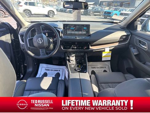 New 2026 Nissan Rogue Platinum image 12