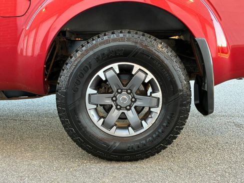 Used 2014 Nissan Frontier PRO-4X AWD/4WD image 26