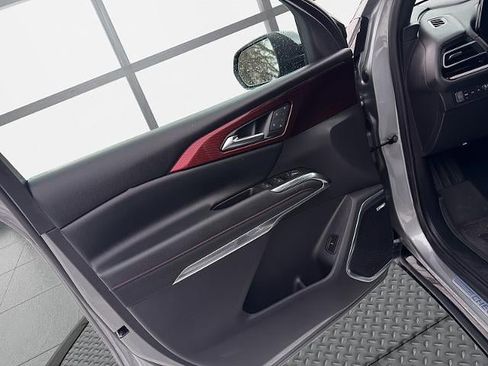 Used 2024 Chevrolet Traverse RS w/ LPO, Floor Liner Package image 26