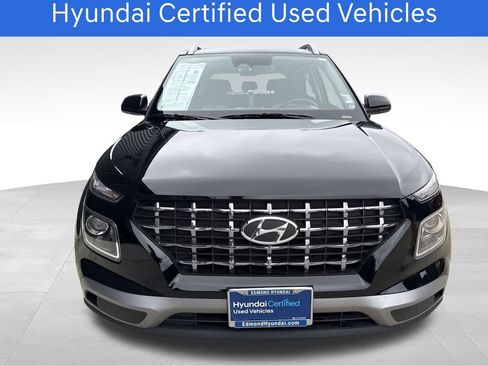 Certified 2025 Hyundai Venue SEL FWD image 3