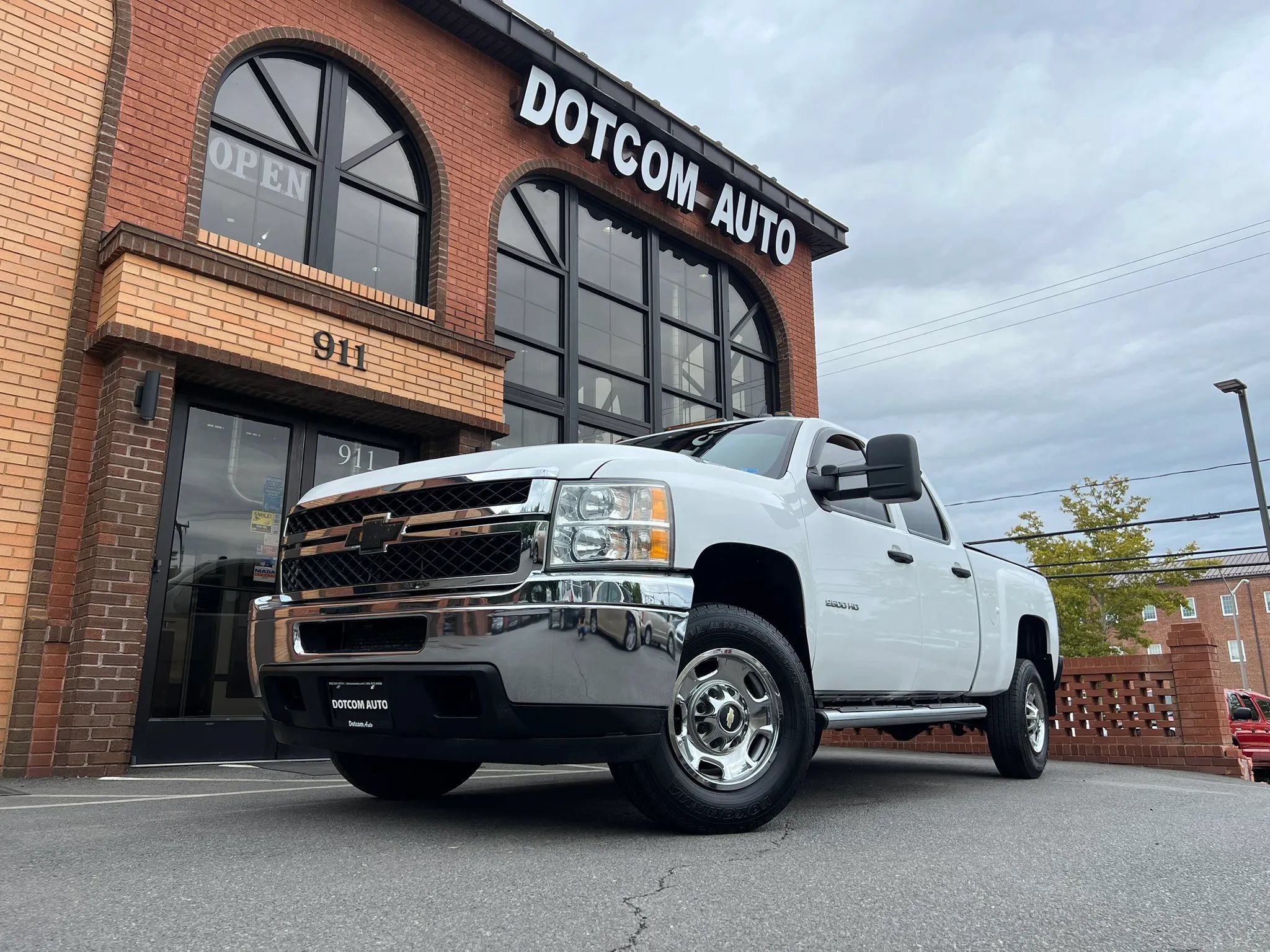 Used 2013 Chevrolet Silverado 2500 W/T w/ Snow Plow Prep Package AWD/4WD image 3