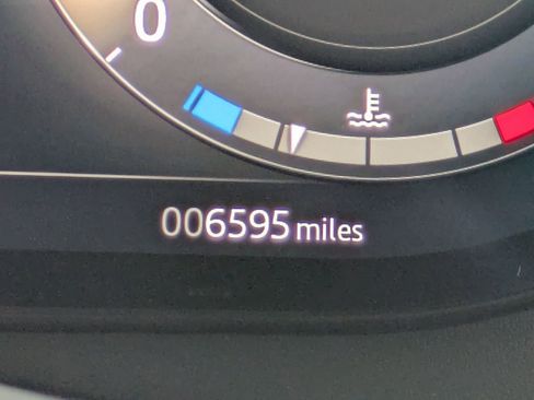 Certified 2024 Land Rover Range Rover Sport SE image 11