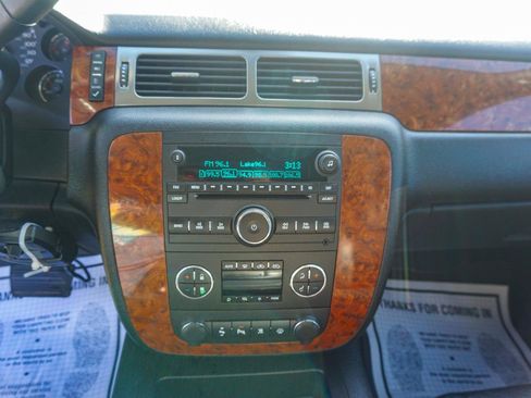 Used 2007 Chevrolet Silverado 1500 LTZ w/ Safety Package AWD/4WD image 13