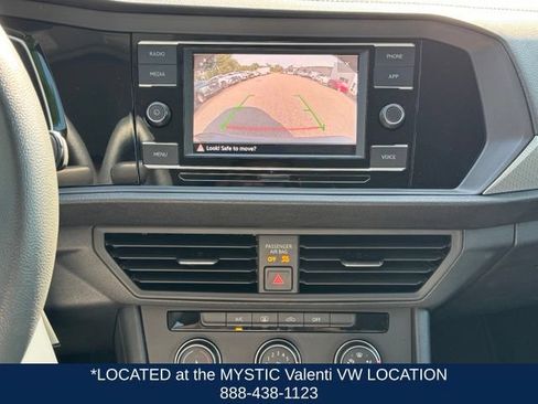 Certified 2021 Volkswagen Jetta FWD image 31