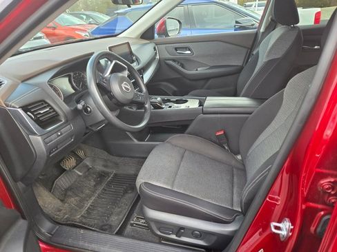 Used 2022 Nissan Rogue SV image 6