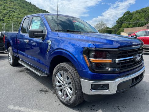 New 2026 Ford F150 XLT w/ XLT Chrome Appearance Package AWD/4WD image 3
