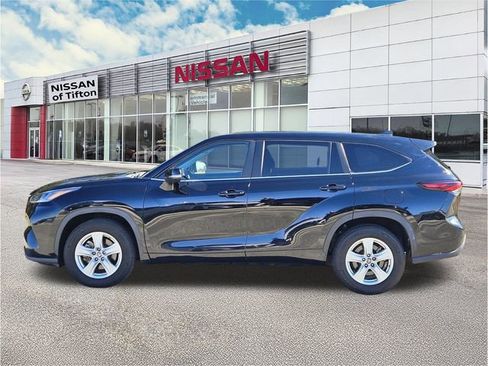 Used 2024 Toyota Highlander LE image 7