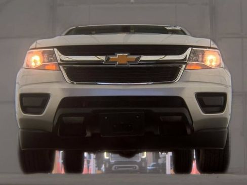 Used 2017 Chevrolet Colorado W/T w/ WT Convenience Package RWD image 11
