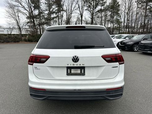 Used 2022 Volkswagen Tiguan SE image 4