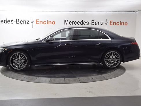 Used 2022 Mercedes-Benz S 580 4MATIC Sedan image 3