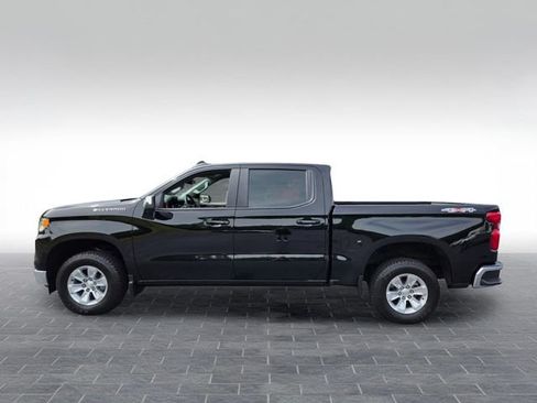 Used 2023 Chevrolet Silverado 1500 LT w/ Safety Package AWD/4WD image 4