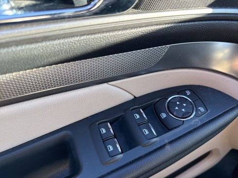 Used 2018 Ford Explorer XLT w/ Equipment Group 202A image 4