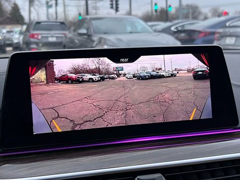 Used 2019 BMW M550i xDrive image 13