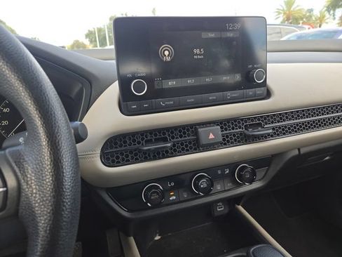 Used 2023 Honda HR-V LX image 15