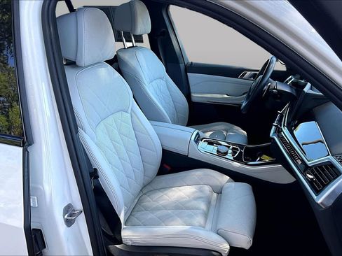 Certified 2024 BMW X5 M60i AWD/4WD image 9