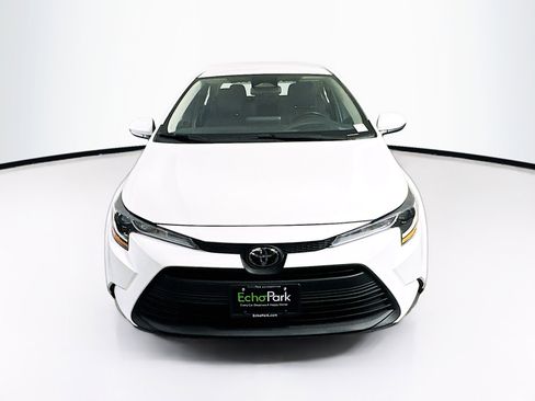 Used 2024 Toyota Corolla LE image 2
