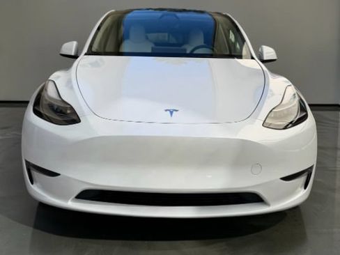 Used 2023 Tesla Model Y Performance AWD/4WD image 6