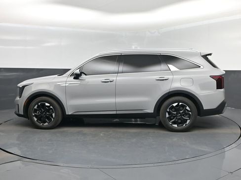 Certified 2025 Kia Sorento S w/ Panoramic Sunroof Package FWD image 10