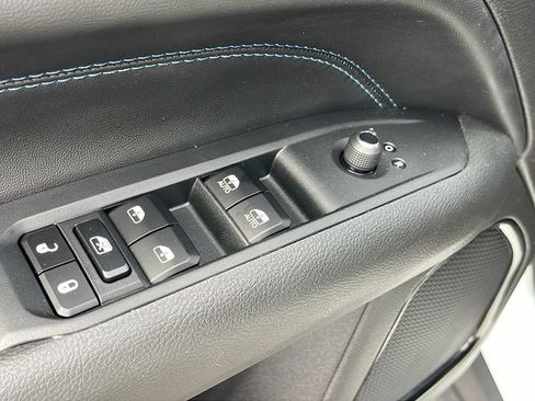 Used 2026 Jeep Compass Latitude AWD/4WD image 19