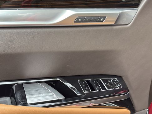 New 2026 Cadillac Escalade Luxury w/ LPO, Radiant Package AWD/4WD image 11