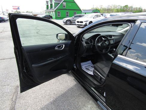 Used 2019 Nissan Sentra SR FWD image 15