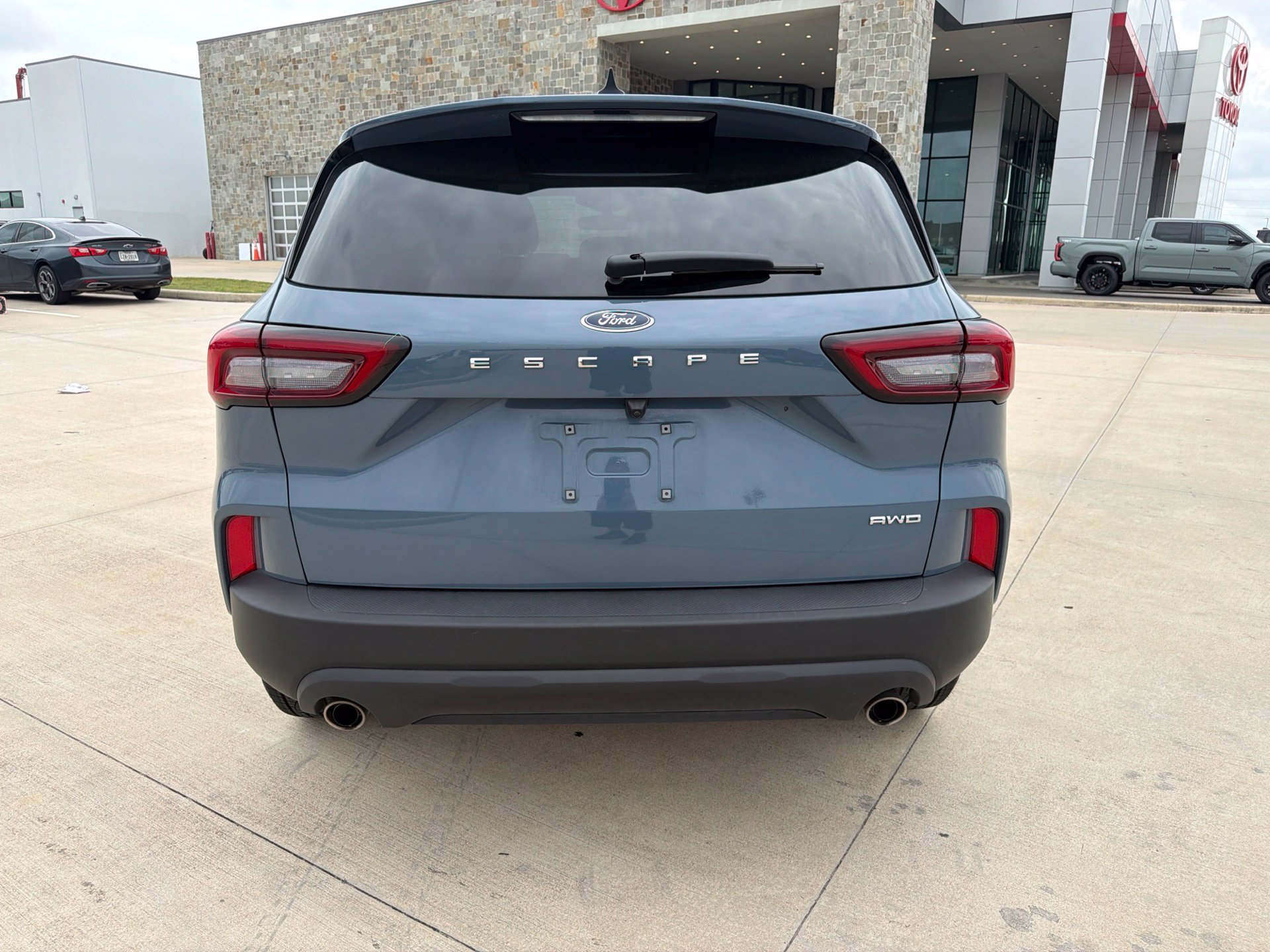 Used 2025 Ford Escape ST-Line Select AWD/4WD image 4