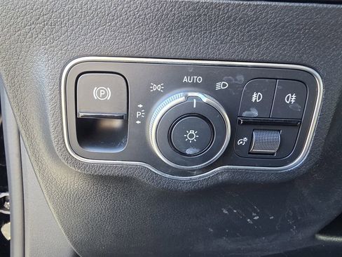 Certified 2025 Mercedes-Benz GLA 250 4MATIC image 32