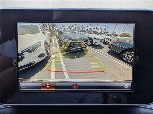 Used 2019 Mercedes-Benz GLC 350e 4MATIC image 13