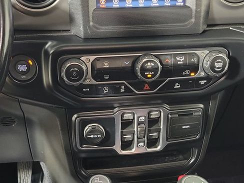 Used 2022 Jeep Wrangler Unlimited Sport AWD/4WD image 29