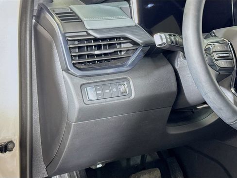 Certified 2026 GMC Acadia AT4 w/ Luxury Package AWD/4WD image 8