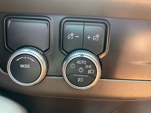 Used 2021 GMC Yukon SLT w/ SLT Premium Package RWD image 20