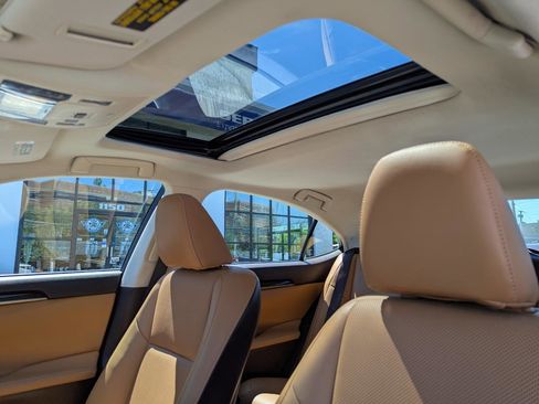 Used 2017 Lexus ES 350 w/ Premium Package FWD image 33