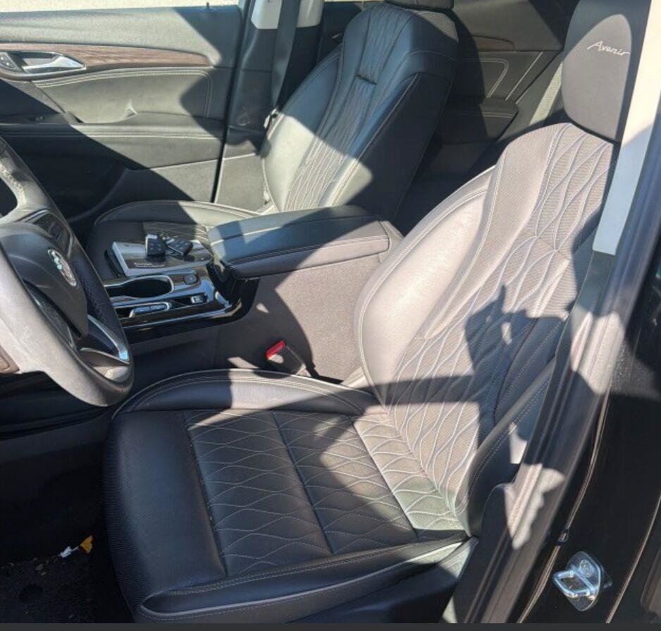Used 2023 Buick Envision Avenir AWD/4WD image 8