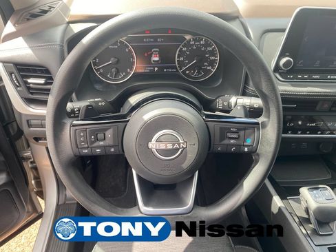 Used 2023 Nissan Rogue SV FWD image 32