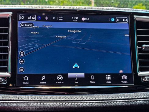 Used 2024 Chrysler Pacifica Limited FWD image 20