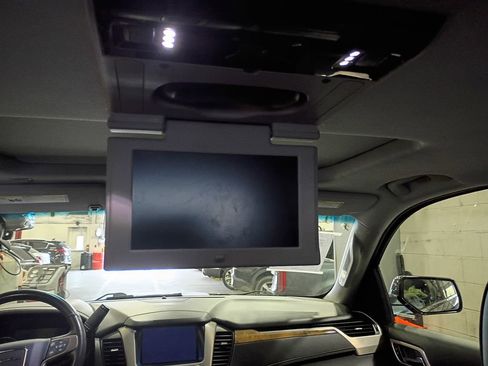 Used 2016 GMC Yukon Denali w/ Open Road Package image 18