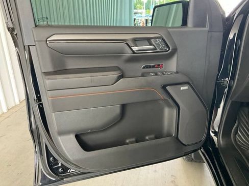 Used 2023 GMC Sierra 1500 AT4 w/ Technology Package AWD/4WD image 5