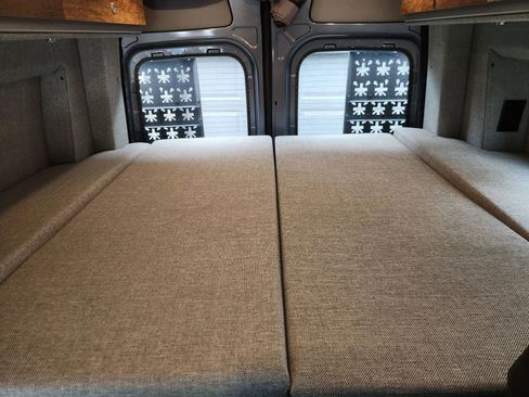 Used 2023 Mercedes-Benz Sprinter 2500 image 50