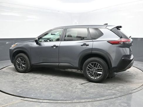 Used 2023 Nissan Rogue S image 4