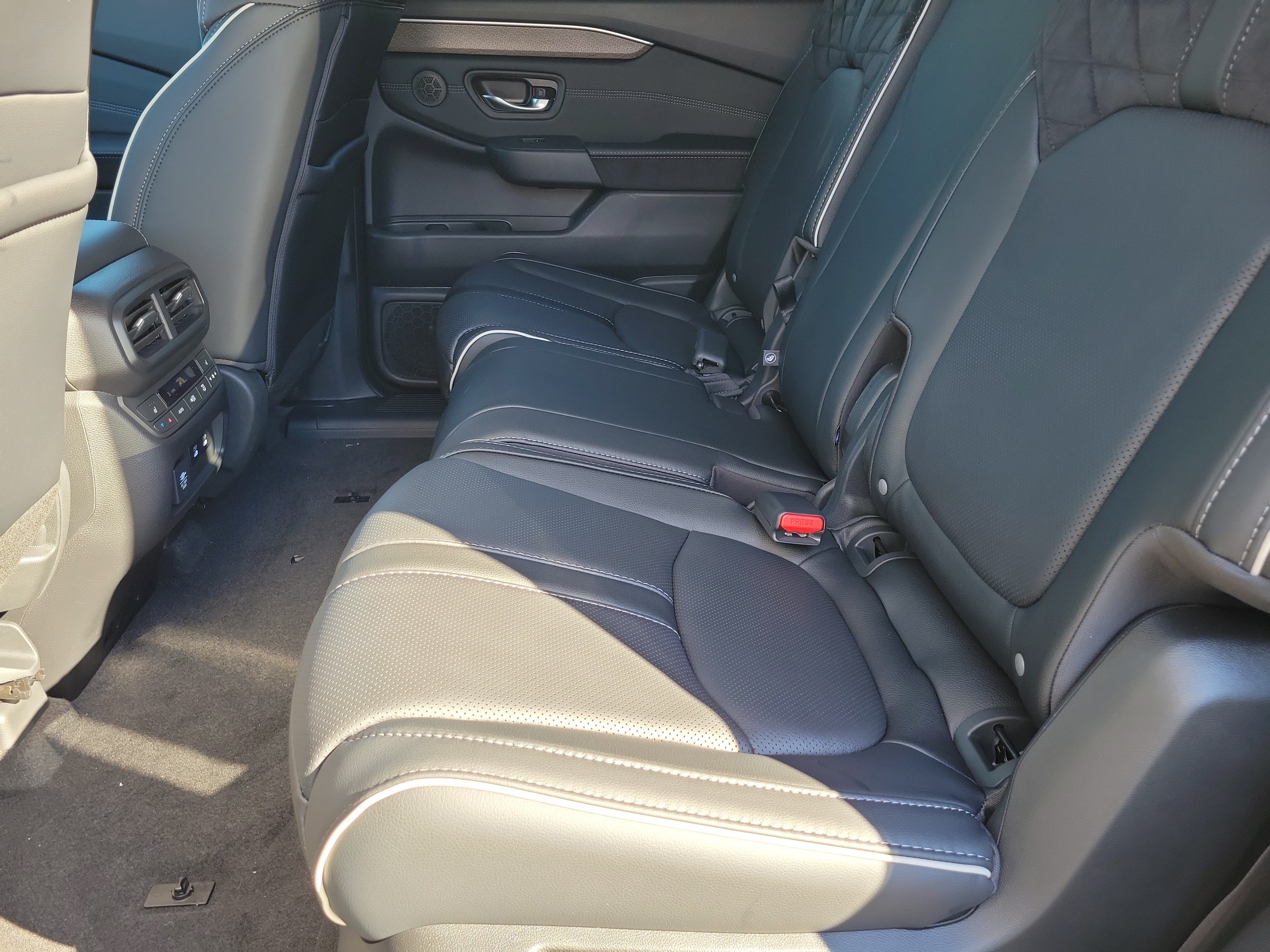 New 2026 Honda Pilot Elite image 14
