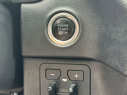 Used 2022 Toyota Tundra SR5 w/ SR5 Convenience Package RWD image 16