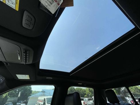 Used 2025 Ford F150 Raptor AWD/4WD image 19