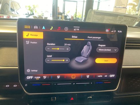 New 2025 Volkswagen ID. Buzz Pro S RWD image 18