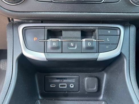 Used 2023 GMC Terrain SLT w/ LPO, Floor Liner Package AWD/4WD image 33