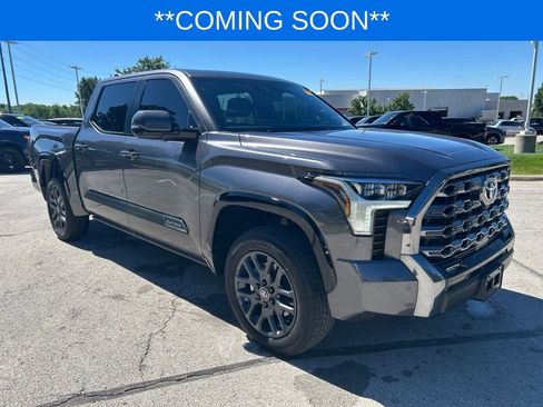 Used 2025 Toyota Tundra Platinum AWD/4WD image 3