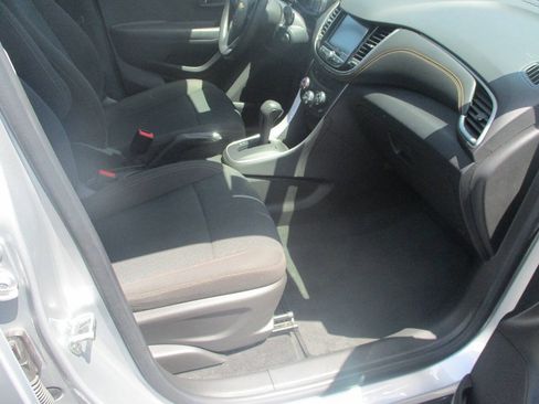 Used 2017 Chevrolet Trax LS AWD/4WD image 14