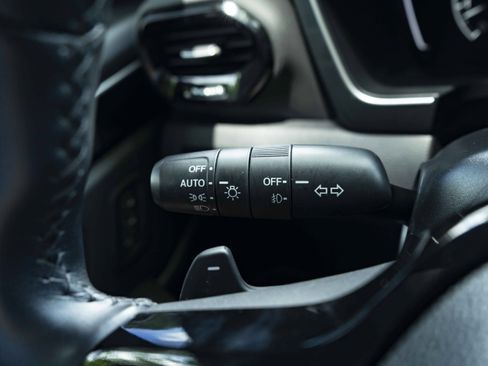 Used 2024 Honda Pilot Touring image 23