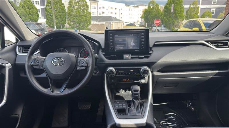 Used 2021 Toyota RAV4 XLE AWD/4WD image 25