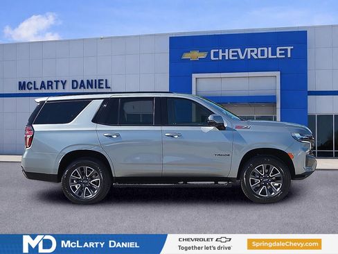 Used 2024 Chevrolet Tahoe Z71 w/ Luxury Package AWD/4WD image 6