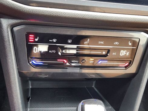 Certified 2024 Volkswagen Tiguan SE R-Line image 24